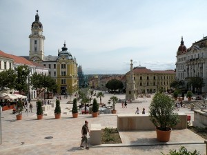 Gondolná, hogy Pécs fő terétől 200 m-re kiadó üzletek vannak egymás után?